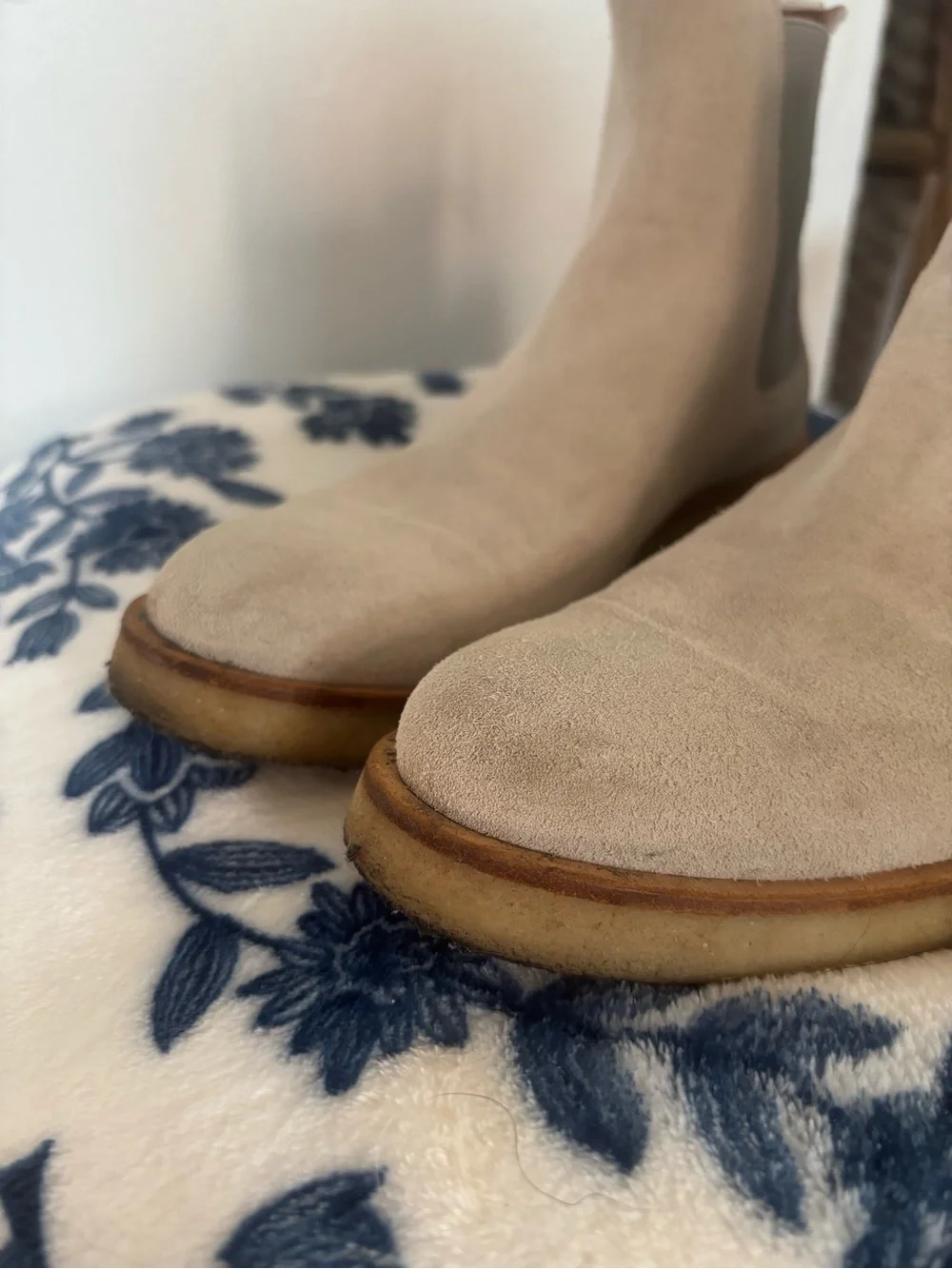 Common Projects Woman Suede Chelsea 37